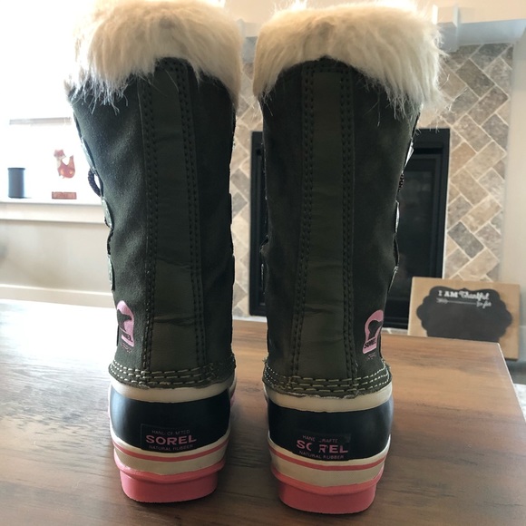 SOLD—-Kid’s Sorel Boots - Picture 7 of 8